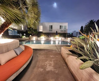 West Hollywood Sober Living Home - Synergy Recovery in Los Angeles, CA | Detox Residential PHP IOP Sober living in CA